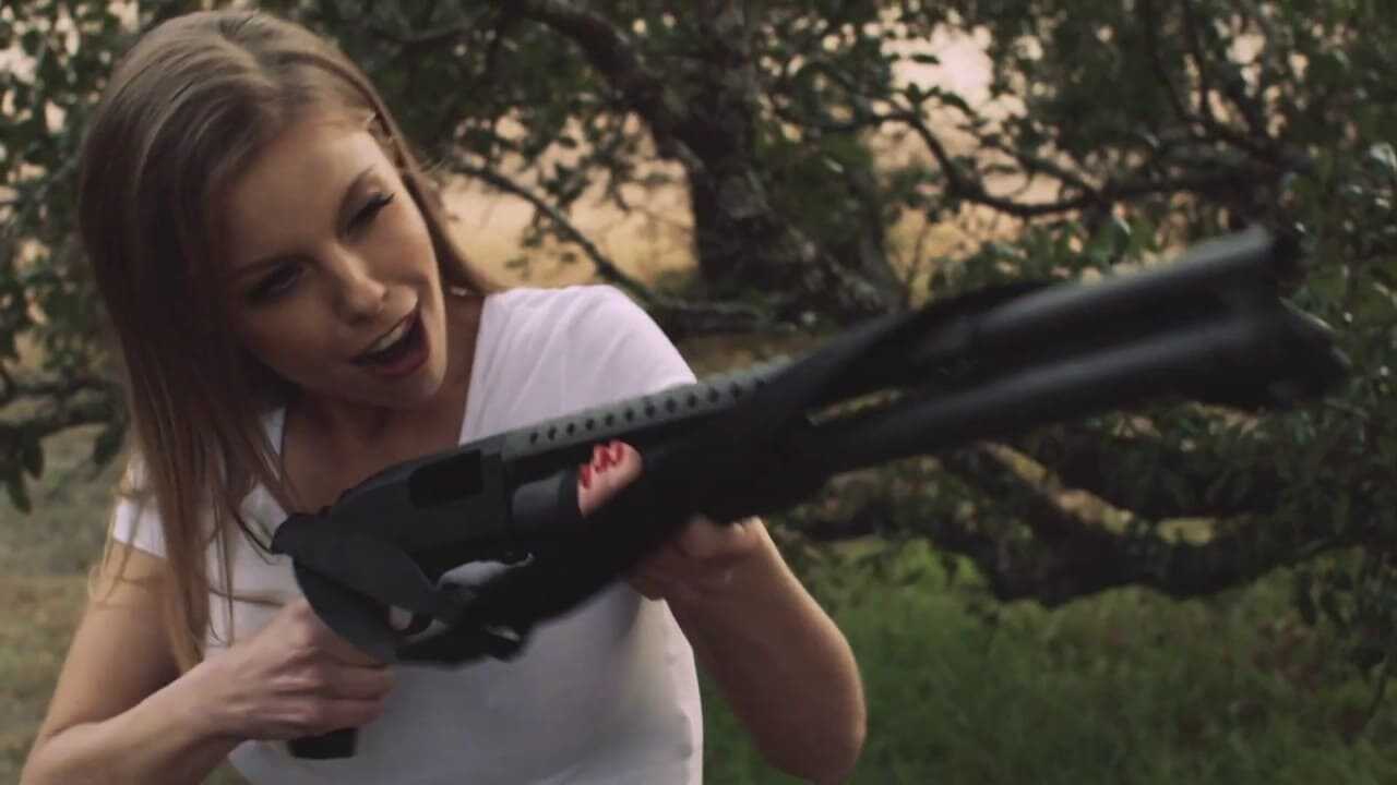 Girls Guns and Blood 0