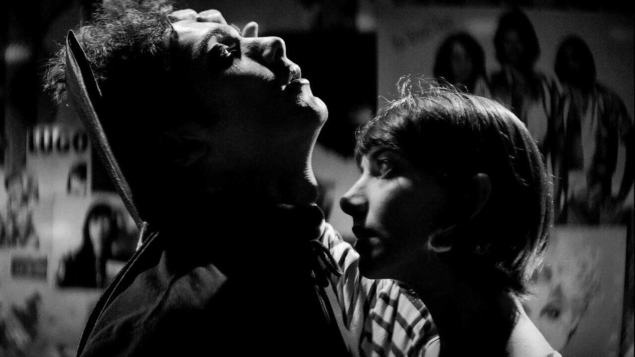 A Girl Walks Home Alone at Night (2014) 0