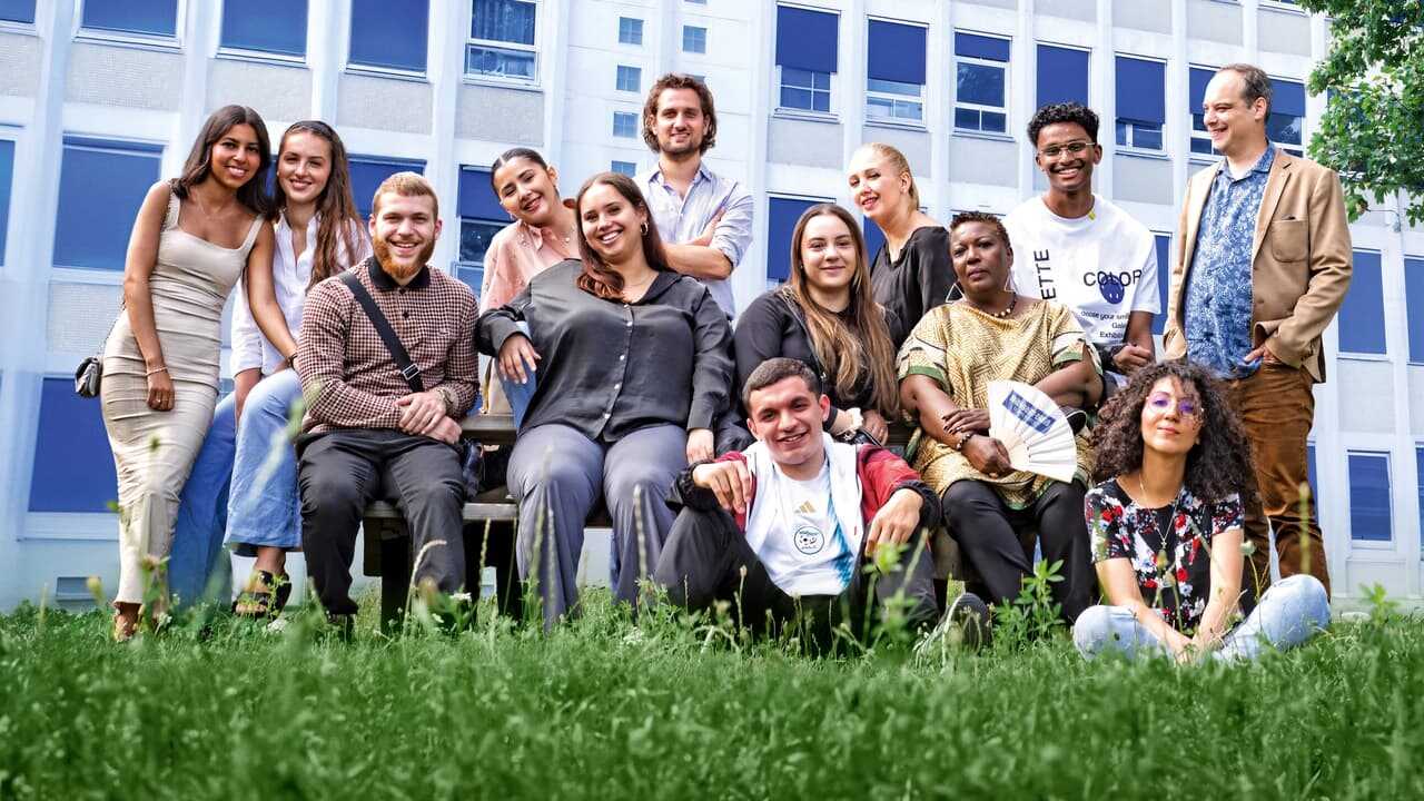 Le Monde est à eux (2024) 0