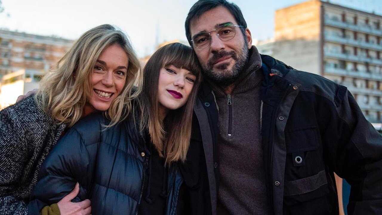 Mia (2023) 0