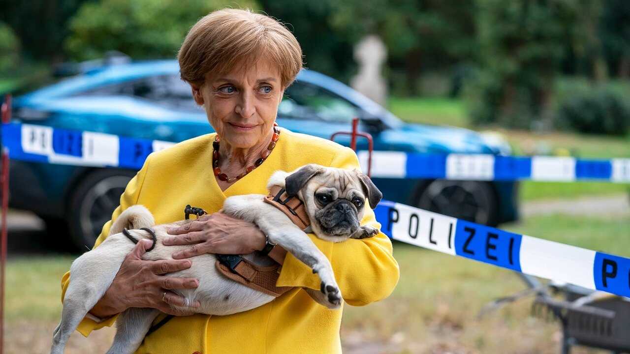 Miss Merkel - Mord auf dem Friedhof (2024) 0