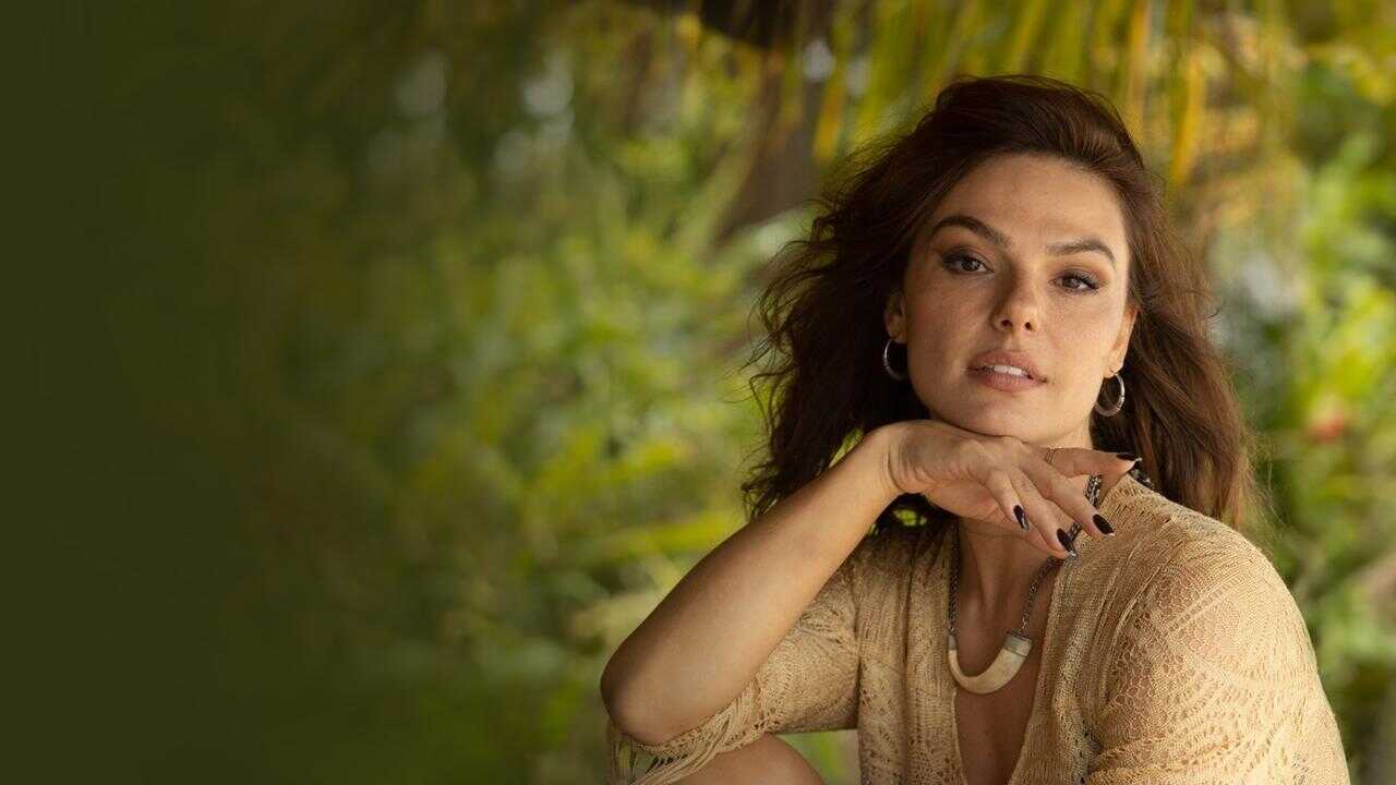 Angela 0