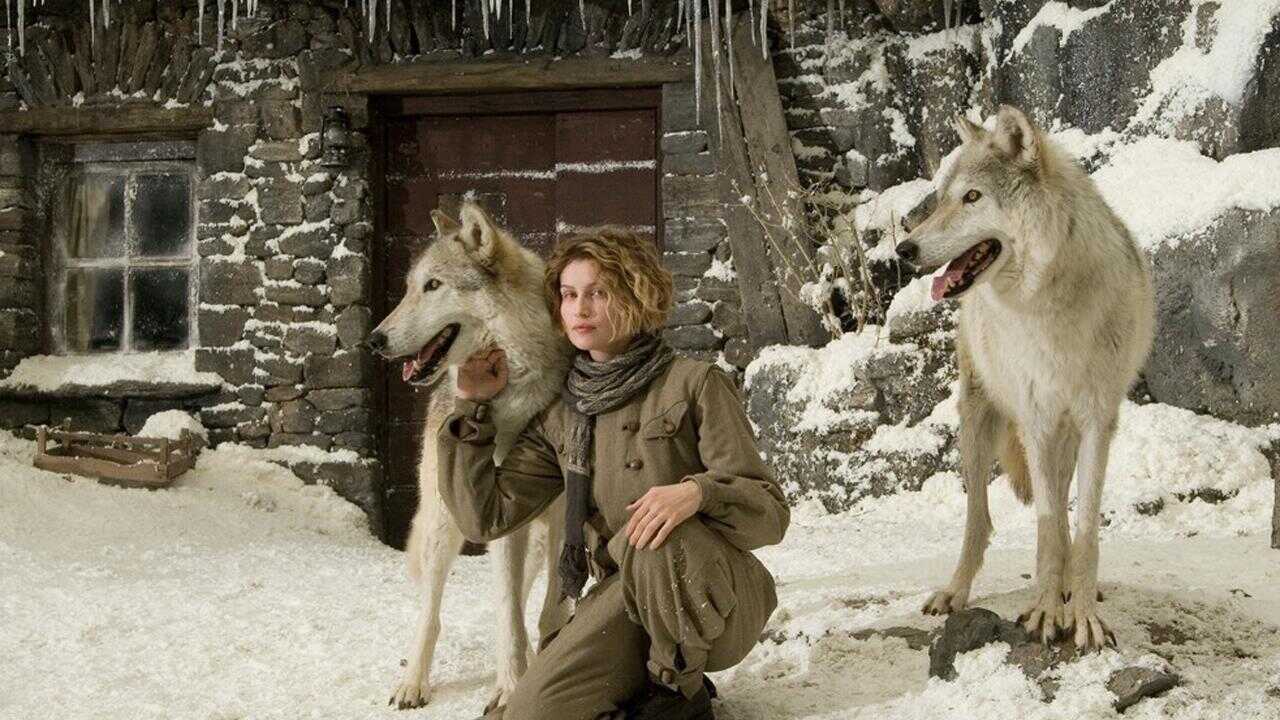 La Jeune Fille et les loups 0