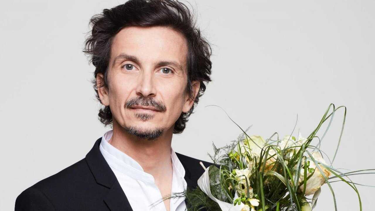 Arnaud Tsamere : 2 mariages & 1 enterrement 0