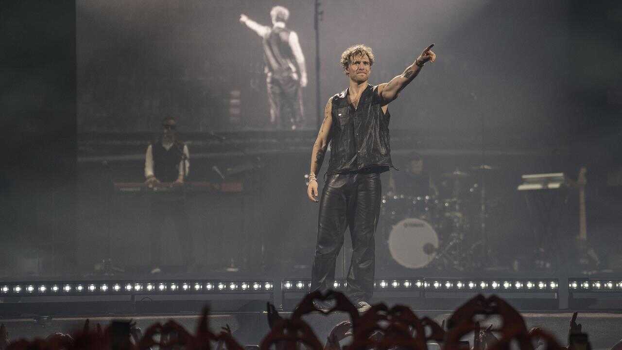 Christopher - A Beautiful Live Tour (2024) 0