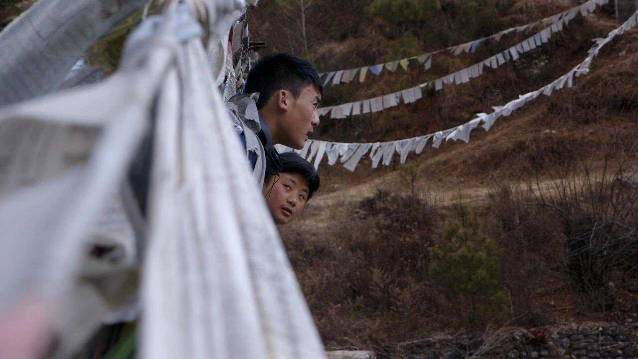 ཤུལ་ལ་ས་བདག་འཇིེེན་འབད་མི། (2018) 0