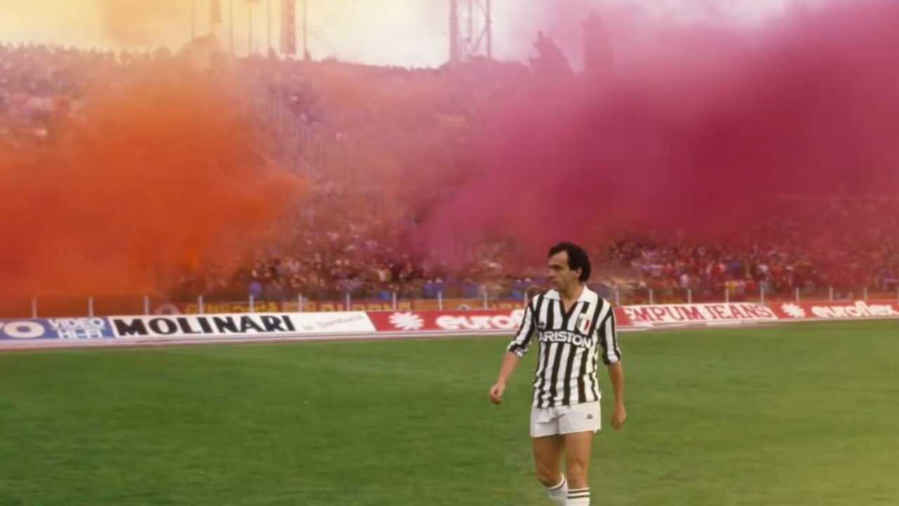 Black and White Stripes: The Juventus Story 0