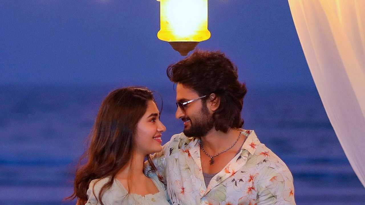 ఆ అమ్మాయి గురించి మీకు చెప్పాలి 0