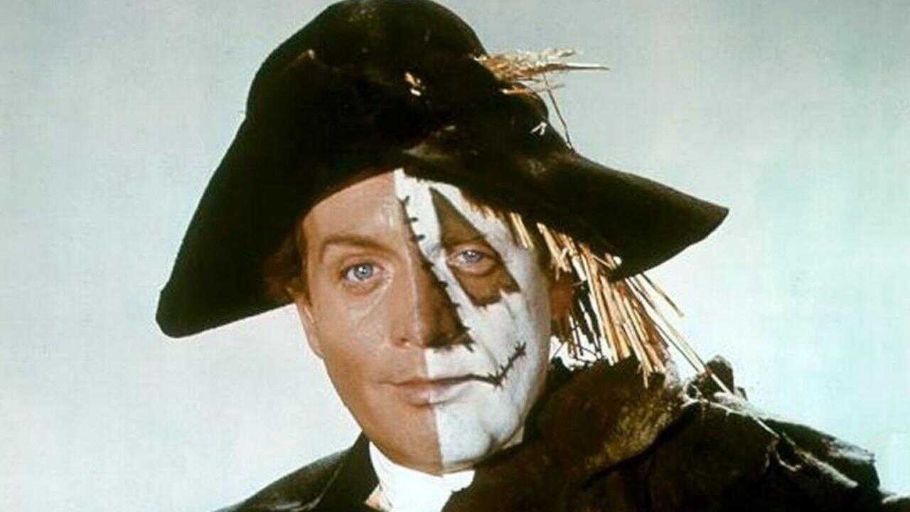Dr. Syn, Alias the Scarecrow 0