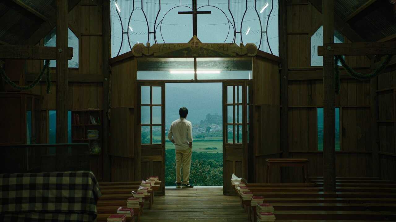 Bên trong vỏ kén vàng 0