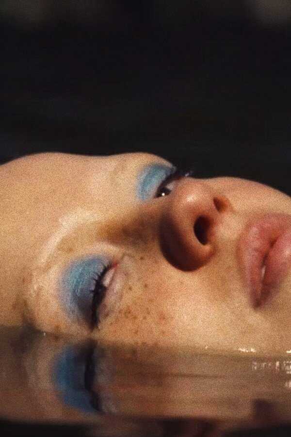 X (2022) 0