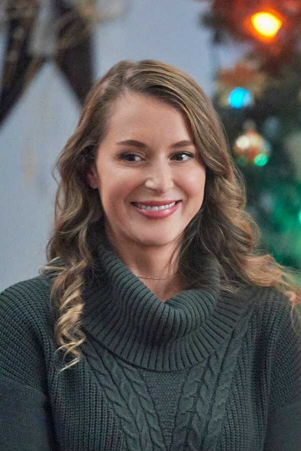 Christmas Made to Order (2018) 0
