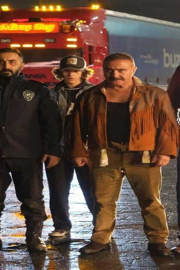Kim Bu Aile? (2022) 0