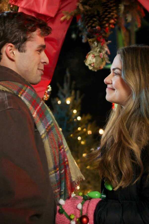 Lacy's Christmas Do-Over (2021) 0