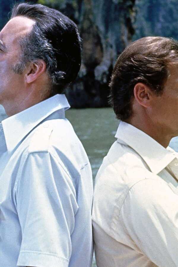 James Bond 007 - Der Mann mit dem goldenen Colt (1974) 0